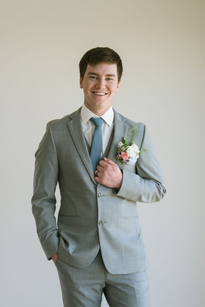 groom portraits